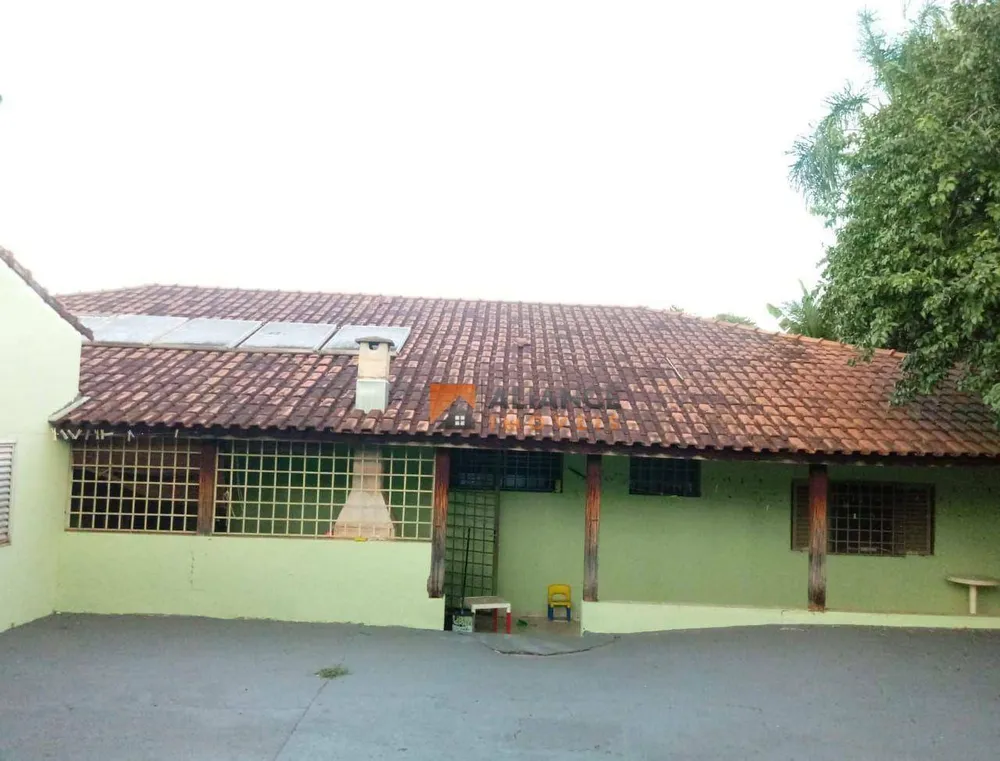 Chácara, 3 quartos, 840 m² - Foto 1