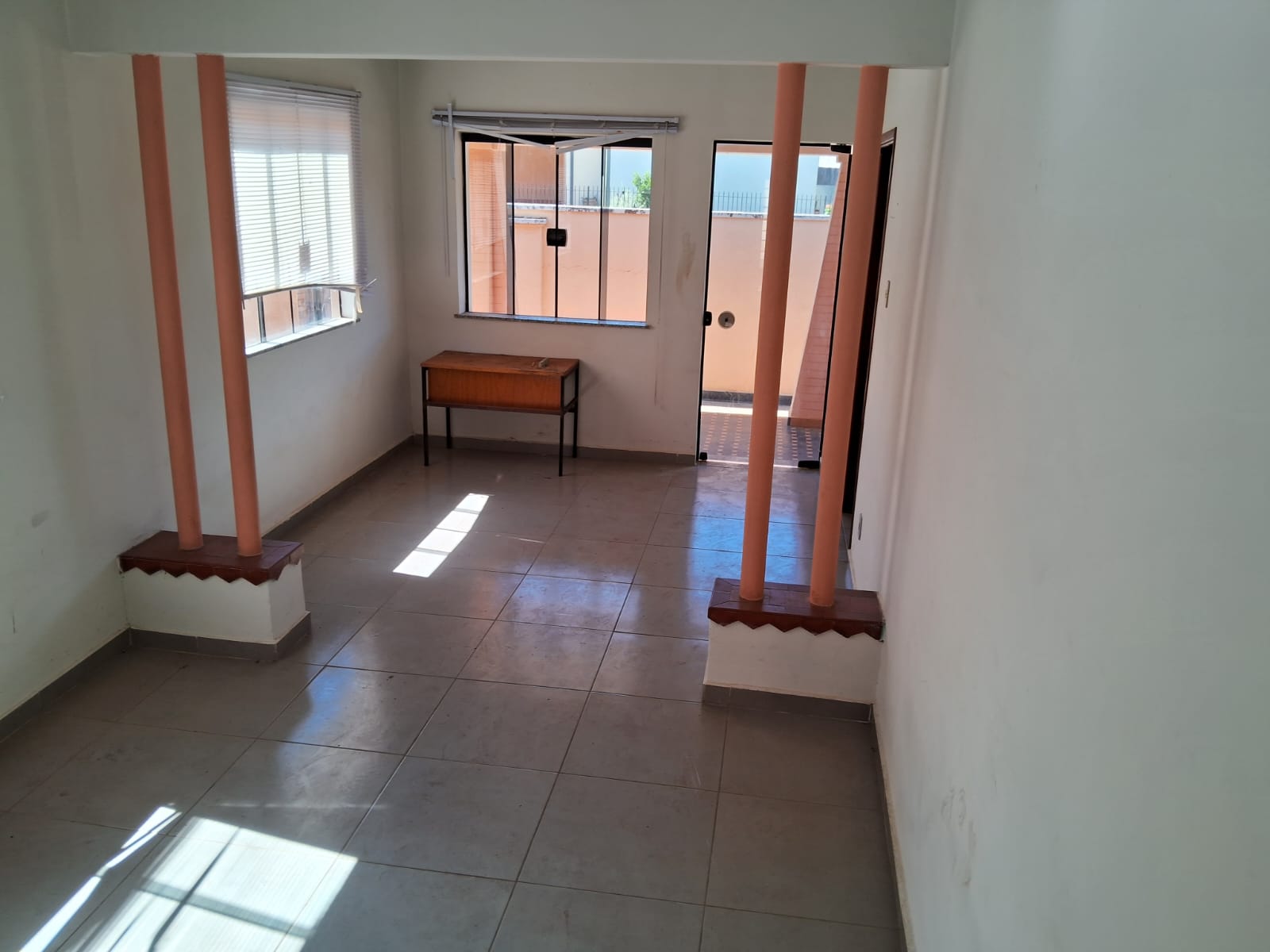 Casa Comercial à venda com 5 quartos, 243m² - Foto 10