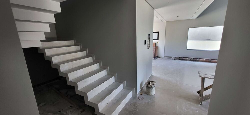 Casa à venda com 4 quartos, 293m² - Foto 1