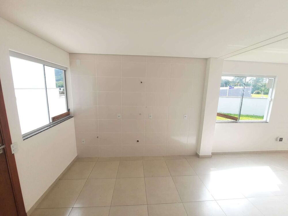 Casa à venda com 2 quartos, 89m² - Foto 2