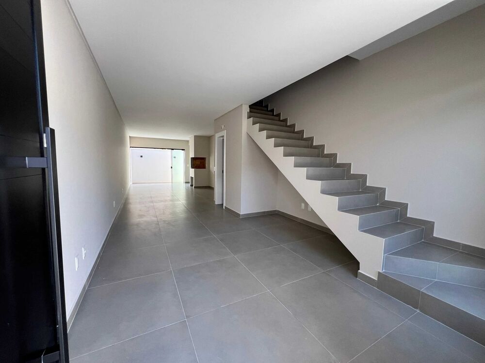 Casa à venda com 3 quartos, 100 - Foto 2