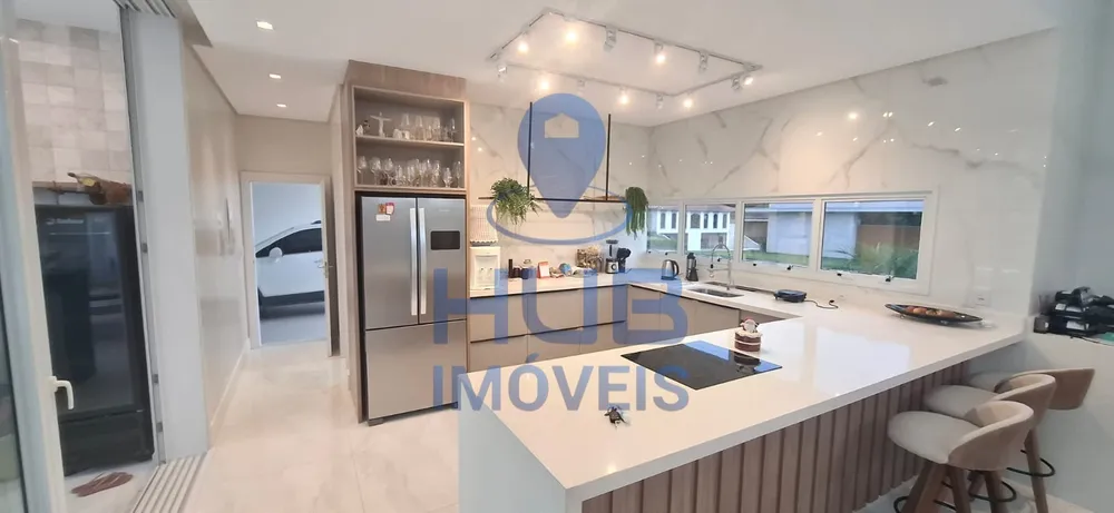 Casa, 4 quartos, 361 m² - Foto 1