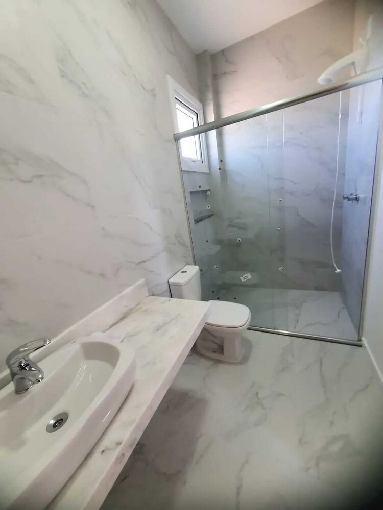 Casa à venda com 3 quartos, 196 - Foto 1