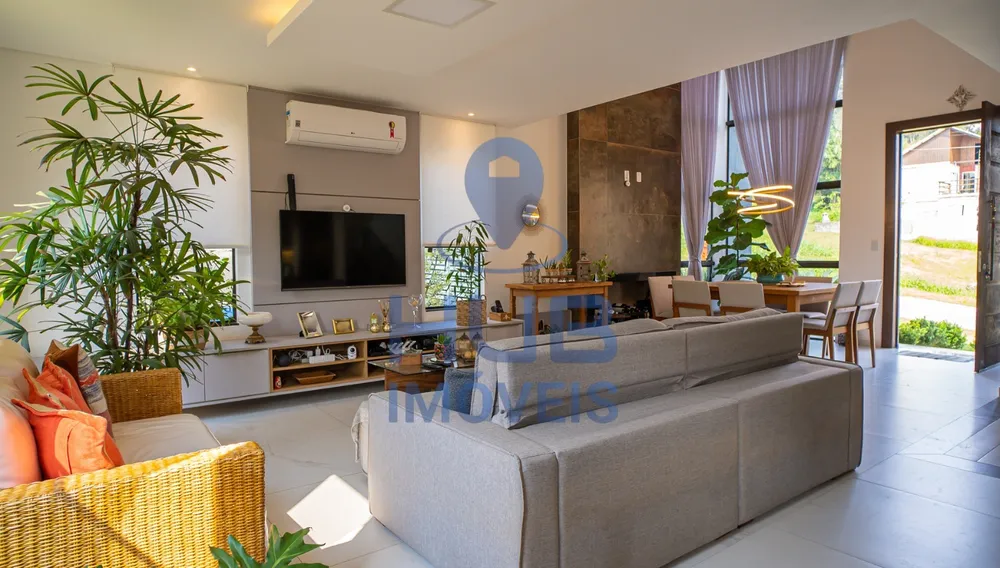 Casa, 4 quartos, 235 m² - Foto 1