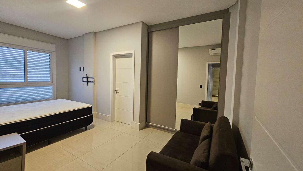 Apartamento à venda com 3 quartos, 147m² - Foto 3