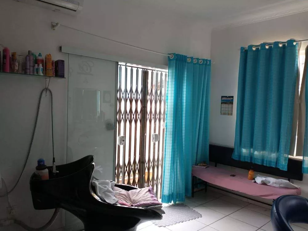Casa, 6 quartos, 230 m² - Foto 1