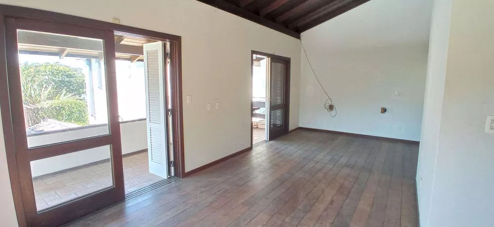 Casa, 4 quartos, 326 m² - Foto 2