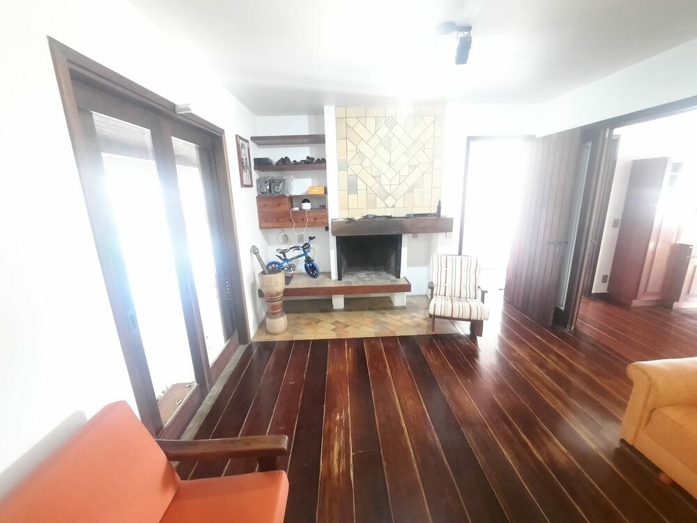 Casa à venda com 6 quartos, 327m² - Foto 5