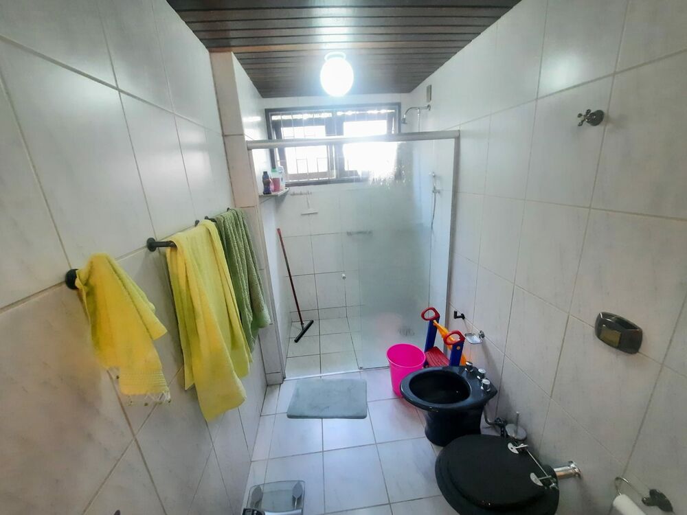 Casa à venda com 6 quartos, 327m² - Foto 6