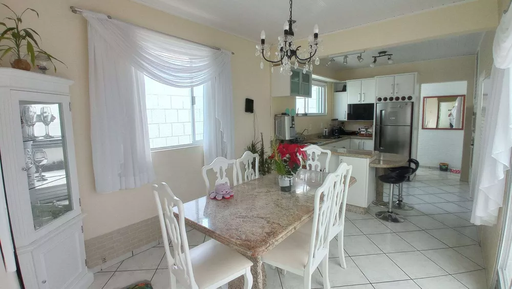 Casa, 3 quartos, 94 m² - Foto 1