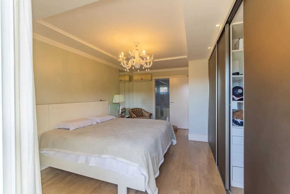 Casa à venda com 4 quartos, 325 - Foto 1