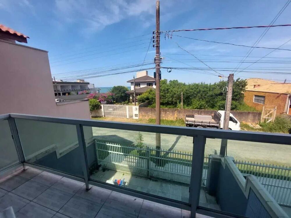 Casa à venda com 2 quartos, 77 - Foto 1
