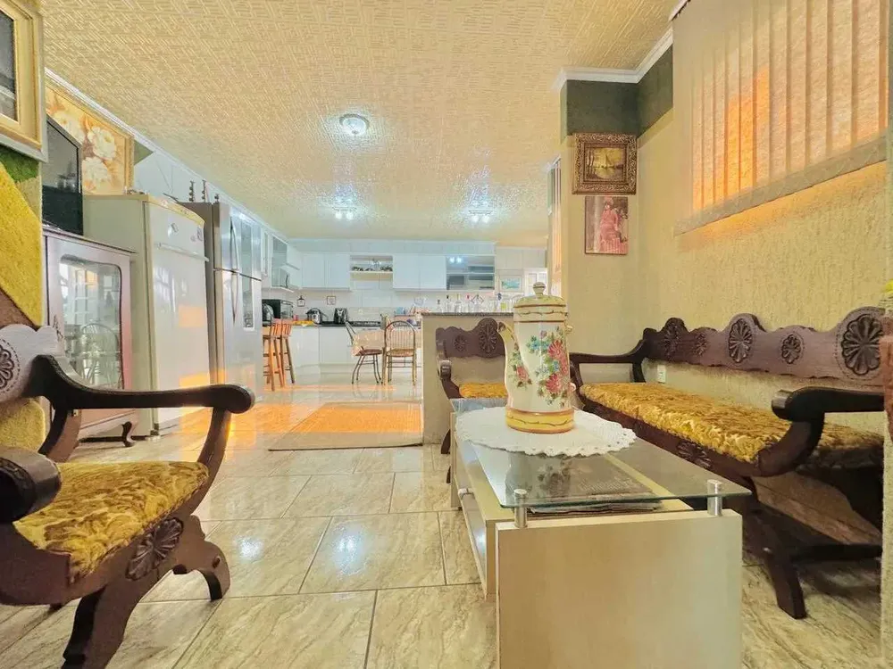 Casa, 3 quartos, 195 m² - Foto 1