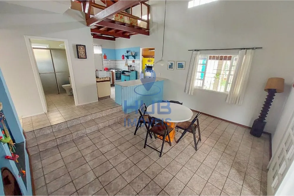 Casa, 3 quartos, 246 m² - Foto 1