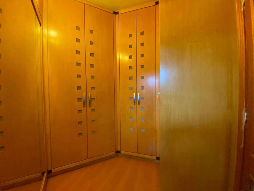Casa à venda com 8 quartos, 330m² - Foto 3
