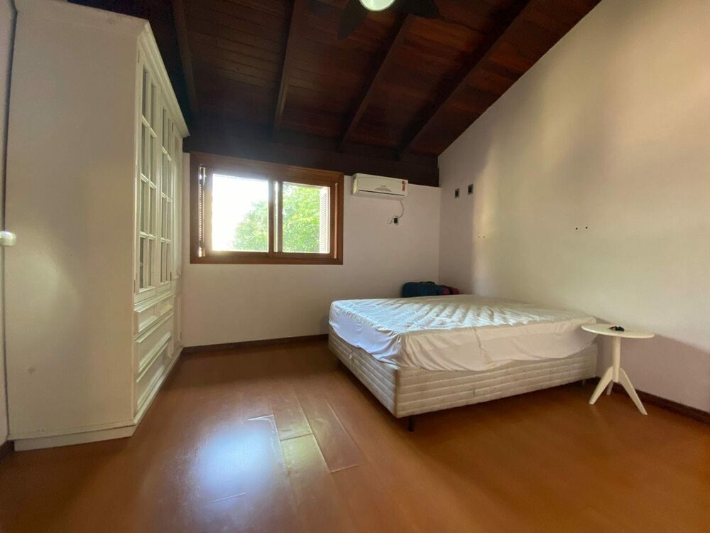 Casa à venda com 8 quartos, 330m² - Foto 12