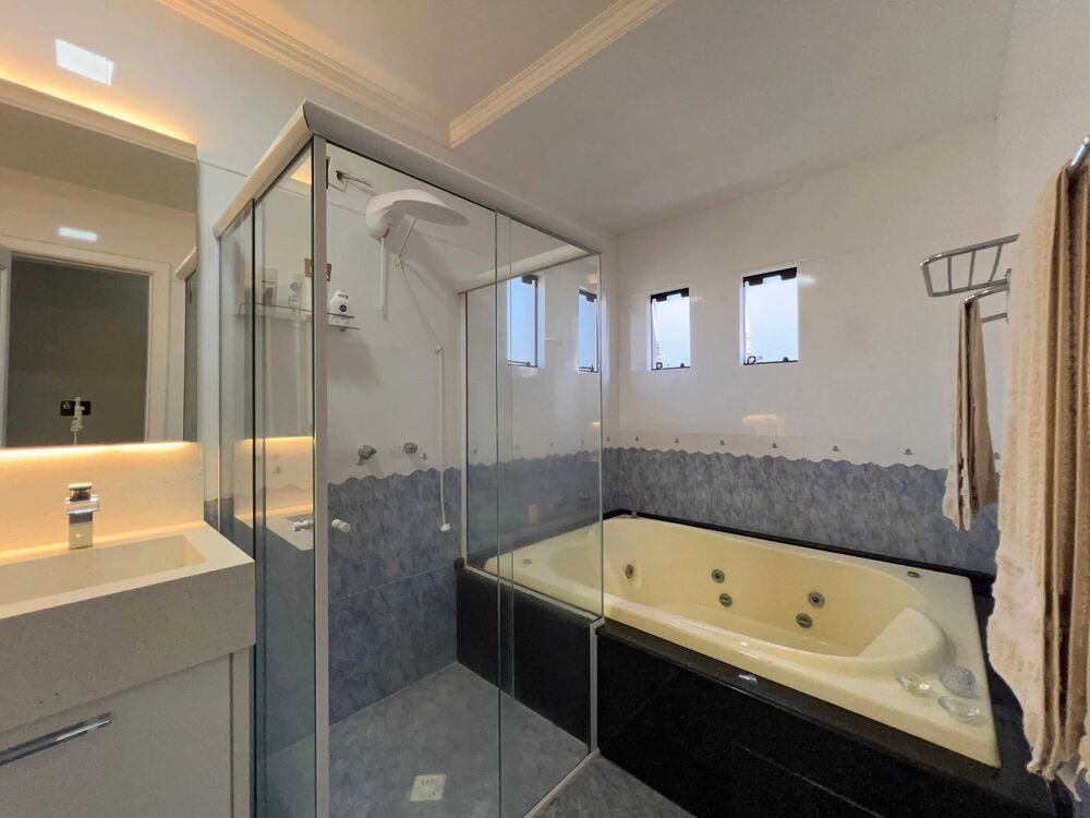 Casa à venda com 4 quartos, 300 - Foto 2