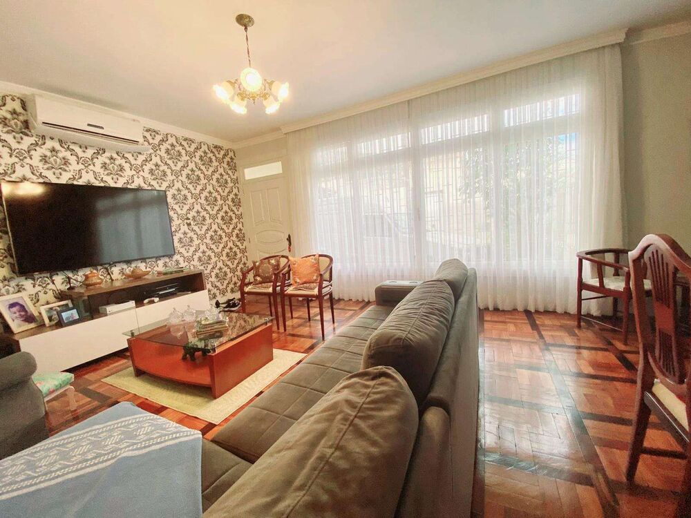 Casa, 6 quartos, 165 m² - Foto 1