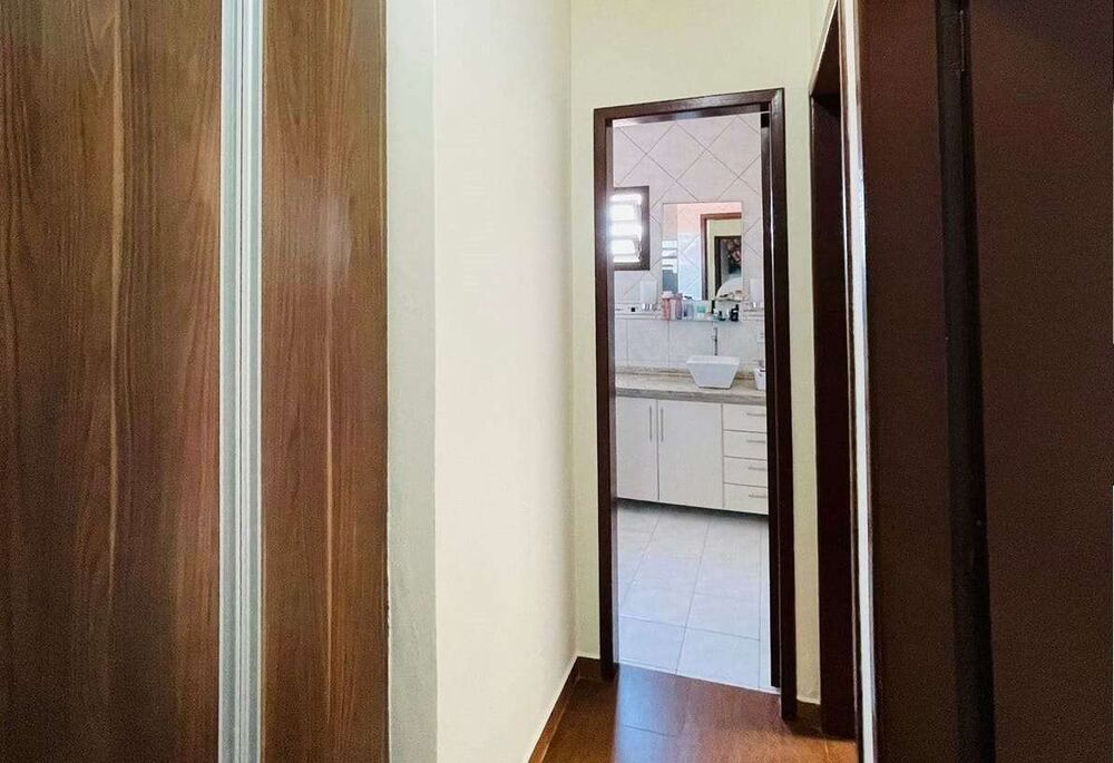 Casa à venda com 4 quartos, 272m² - Foto 8