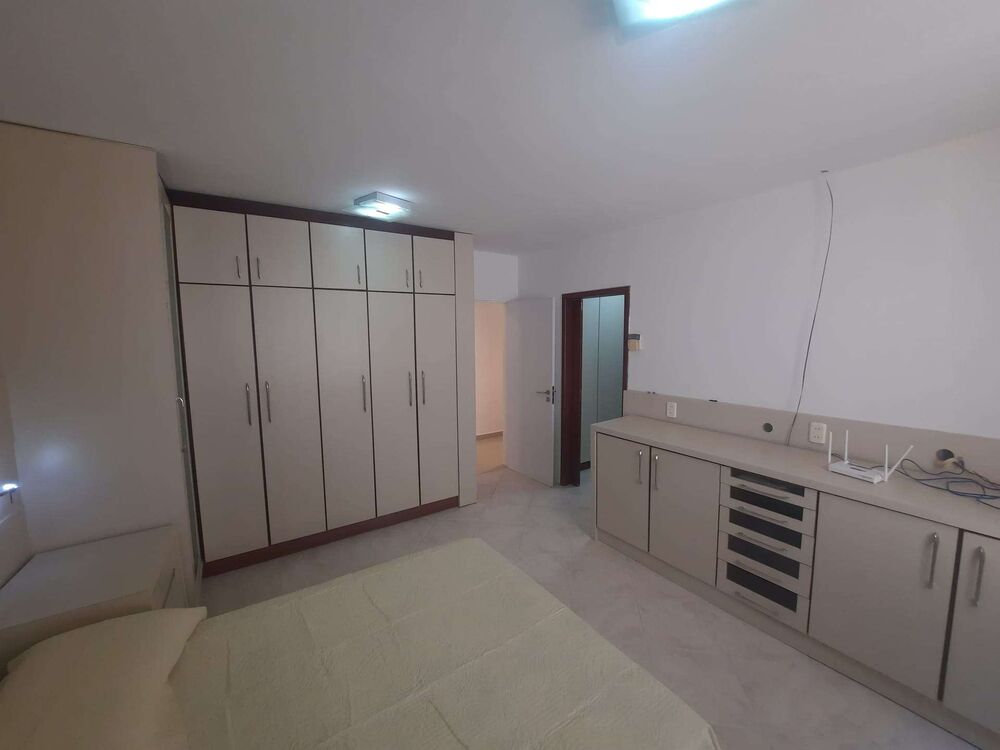 Casa à venda com 3 quartos, 195m² - Foto 2