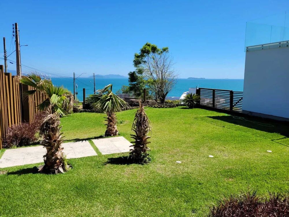 Casa à venda com 3 quartos, 650 - Foto 2