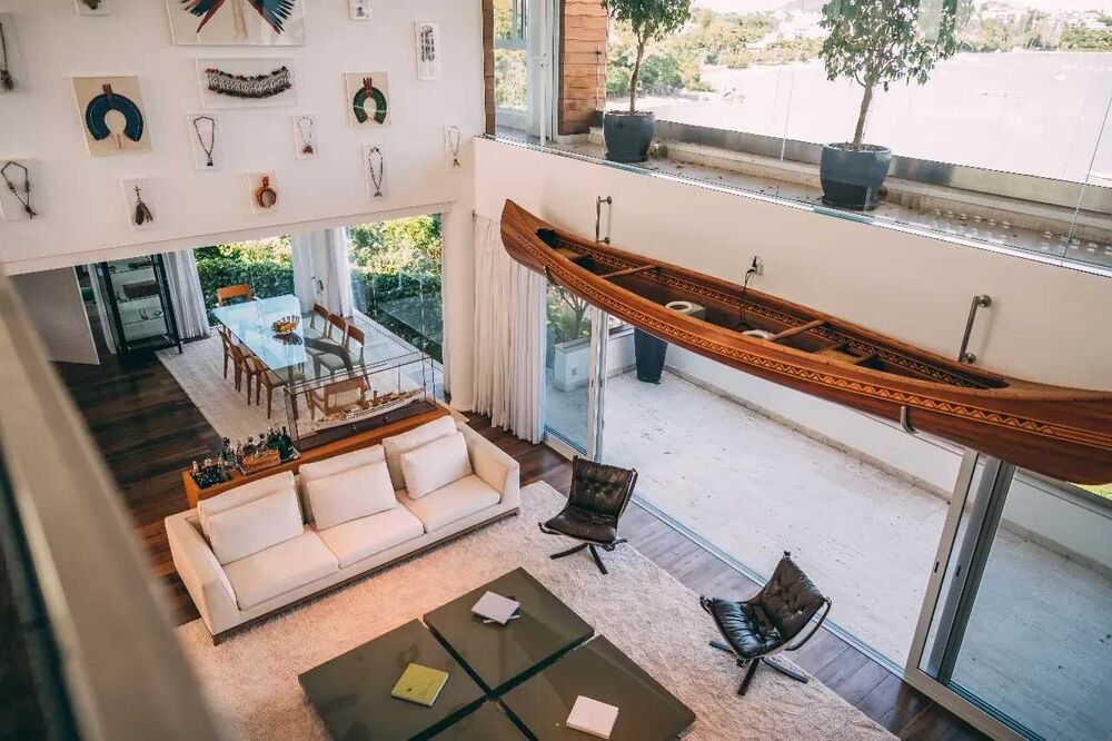 Casa à venda com 6 quartos, 1093 - Foto 1