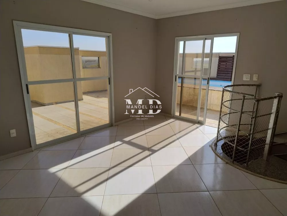 Apartamento à venda com 3 quartos, 261m² - Foto 2