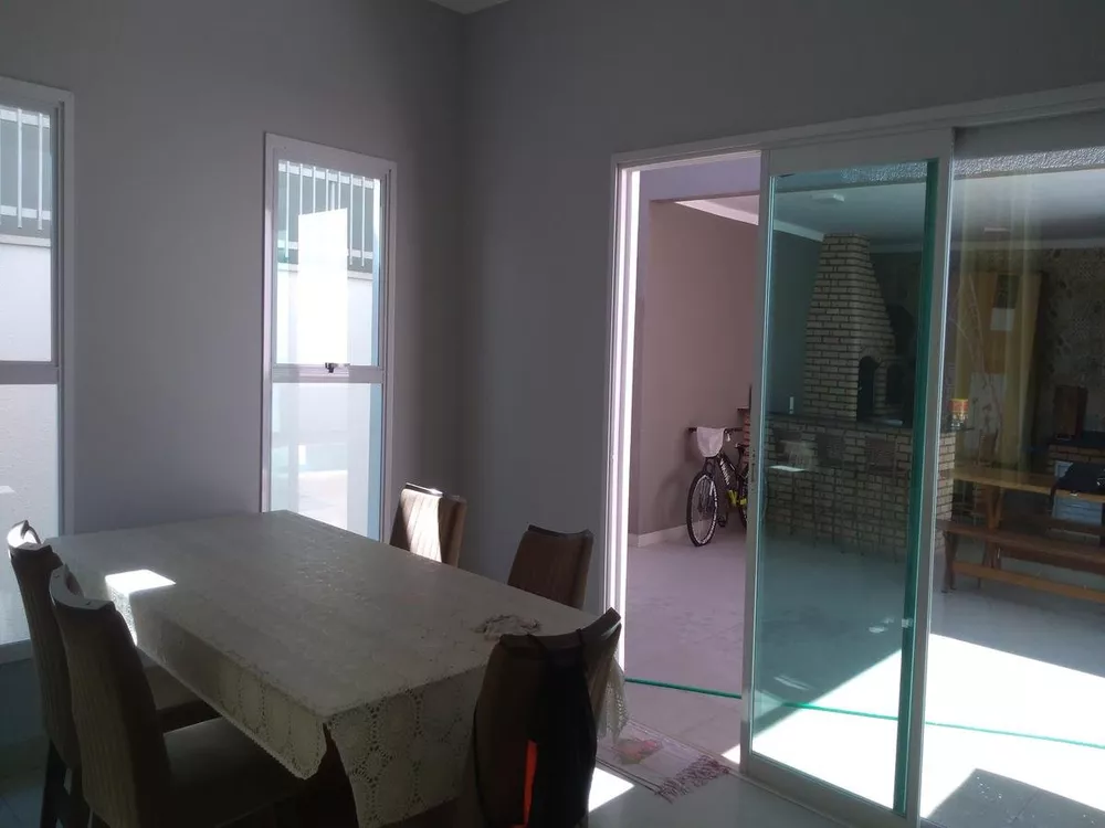 Casa, 3 quartos, 273 m² - Foto 1