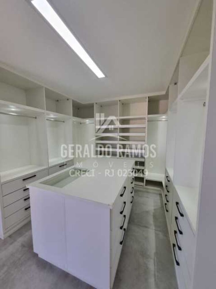 Casa à venda com 4 quartos, 266m² - Foto 9