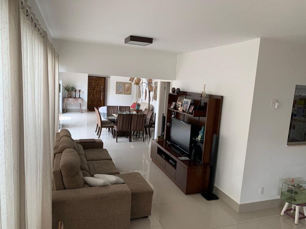 Casa à venda com 3 quartos, 230m² - Foto 1