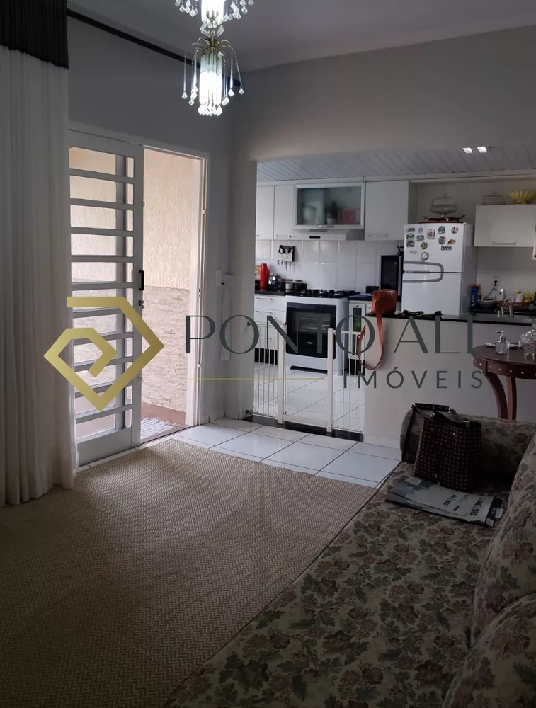 Casa à venda com 3 quartos, 129m² - Foto 4