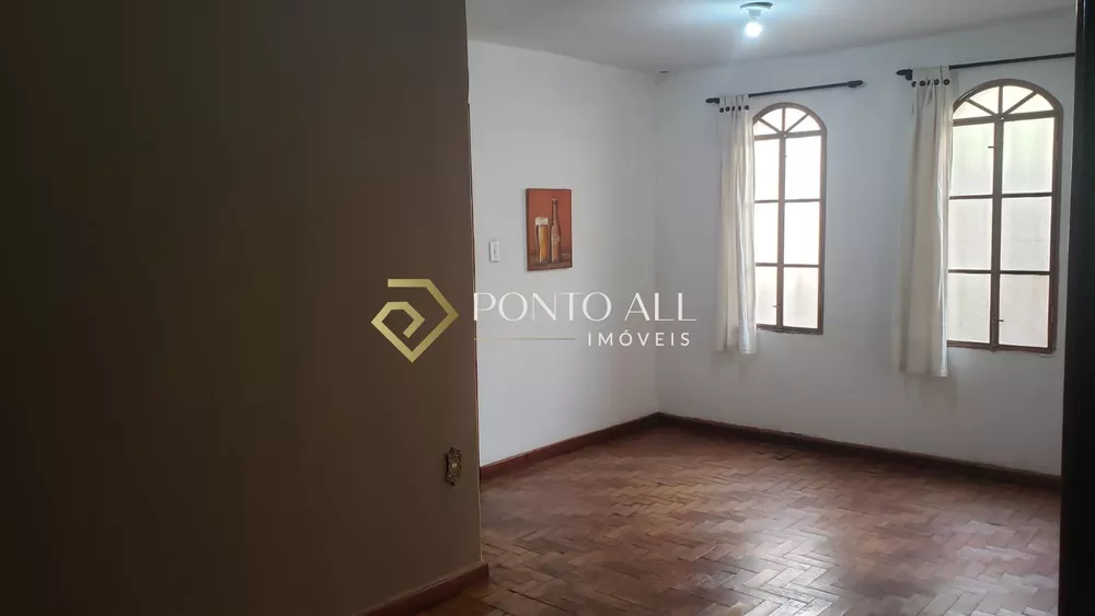 Casa à venda com 3 quartos, 145m² - Foto 1