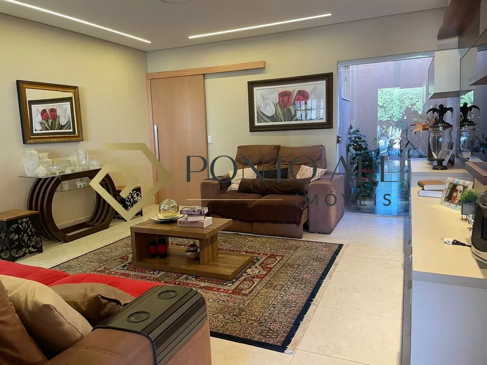 Casa, 3 quartos, 180 m² - Foto 1