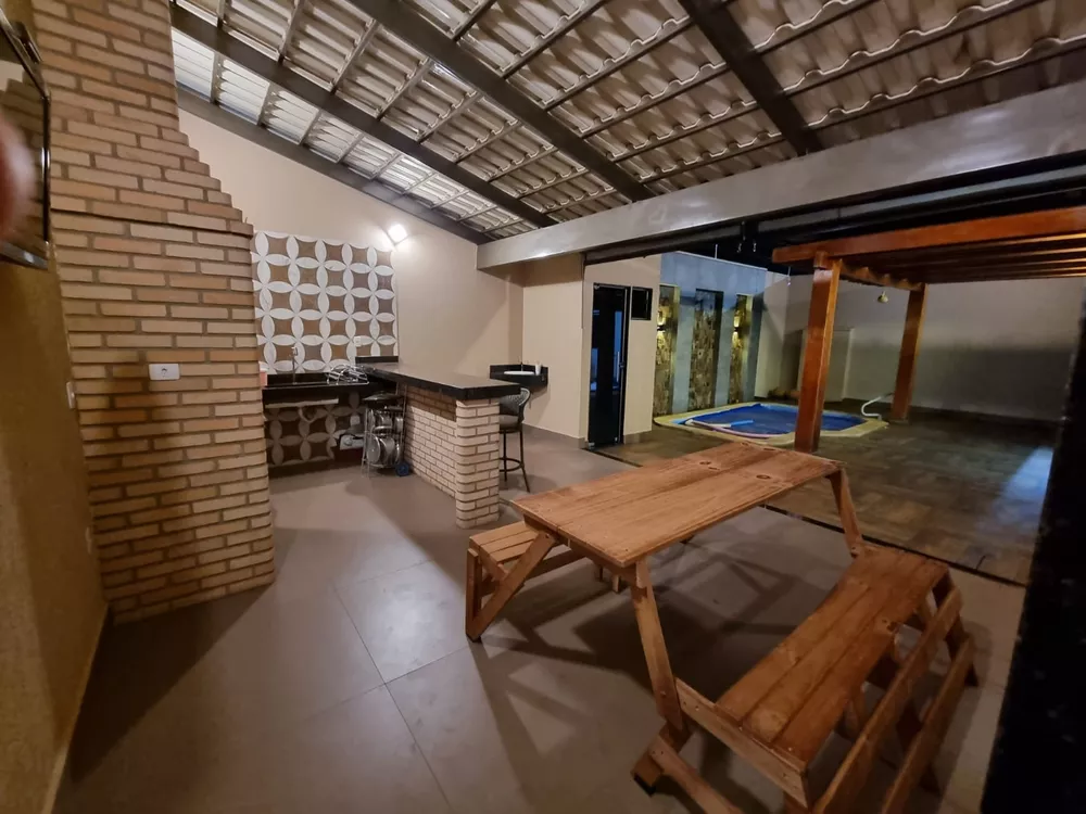 Casa à venda com 4 quartos, 261m² - Foto 3