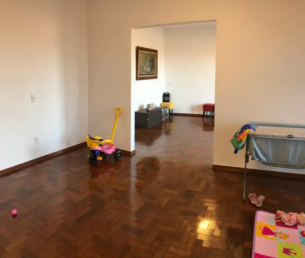 Casa à venda com 3 quartos, 199m² - Foto 4