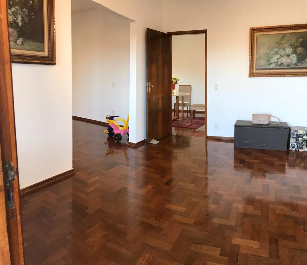 Casa à venda com 3 quartos, 199m² - Foto 2