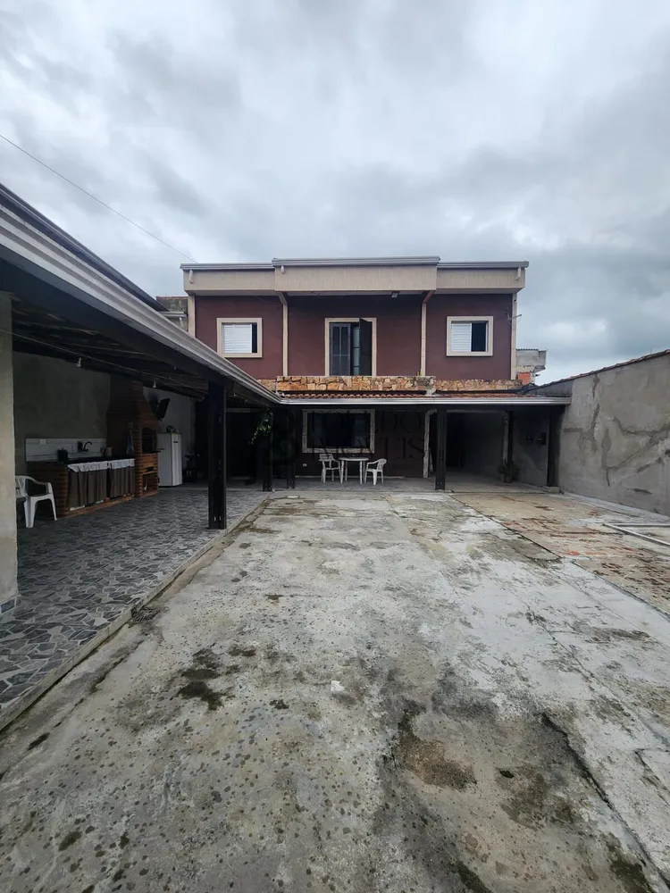Casa, 4 quartos, 262 m² - Foto 1