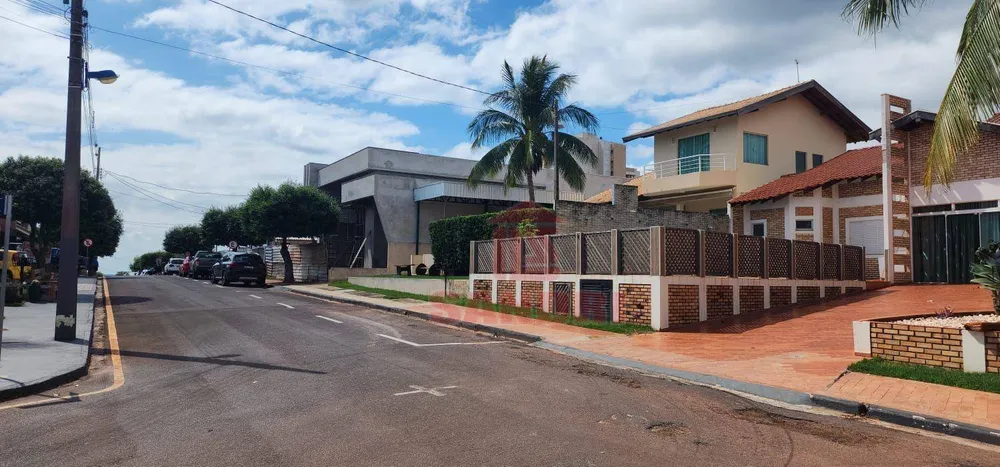 Casa, 4 quartos, 252 m² - Foto 2