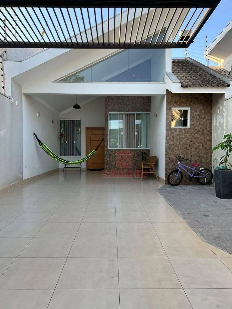 Casa, 3 quartos, 114 m² - Foto 1