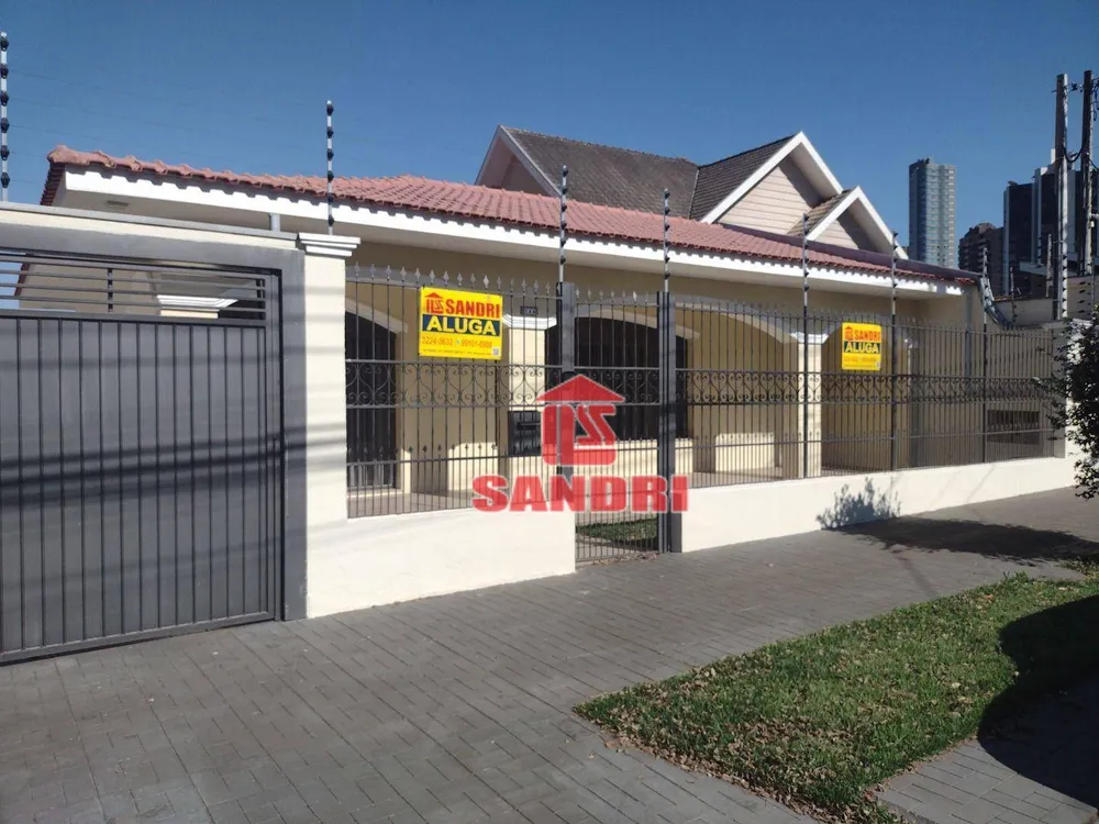 Casa, 3 quartos, 220 m² - Foto 2