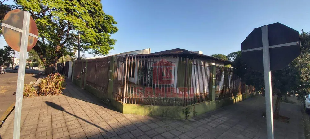 Casa, 4 quartos, 232 m² - Foto 2