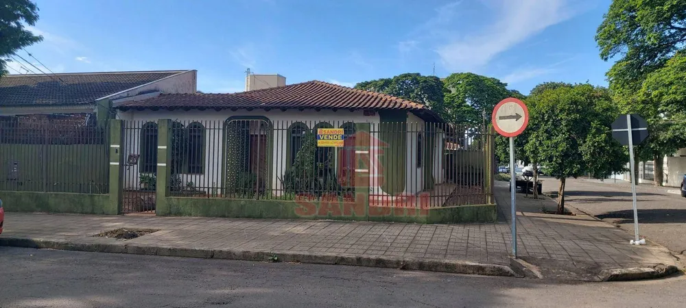 Casa, 4 quartos, 232 m² - Foto 1