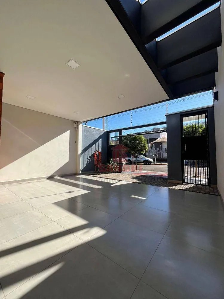 Sobrado, 3 quartos, 226 m² - Foto 2