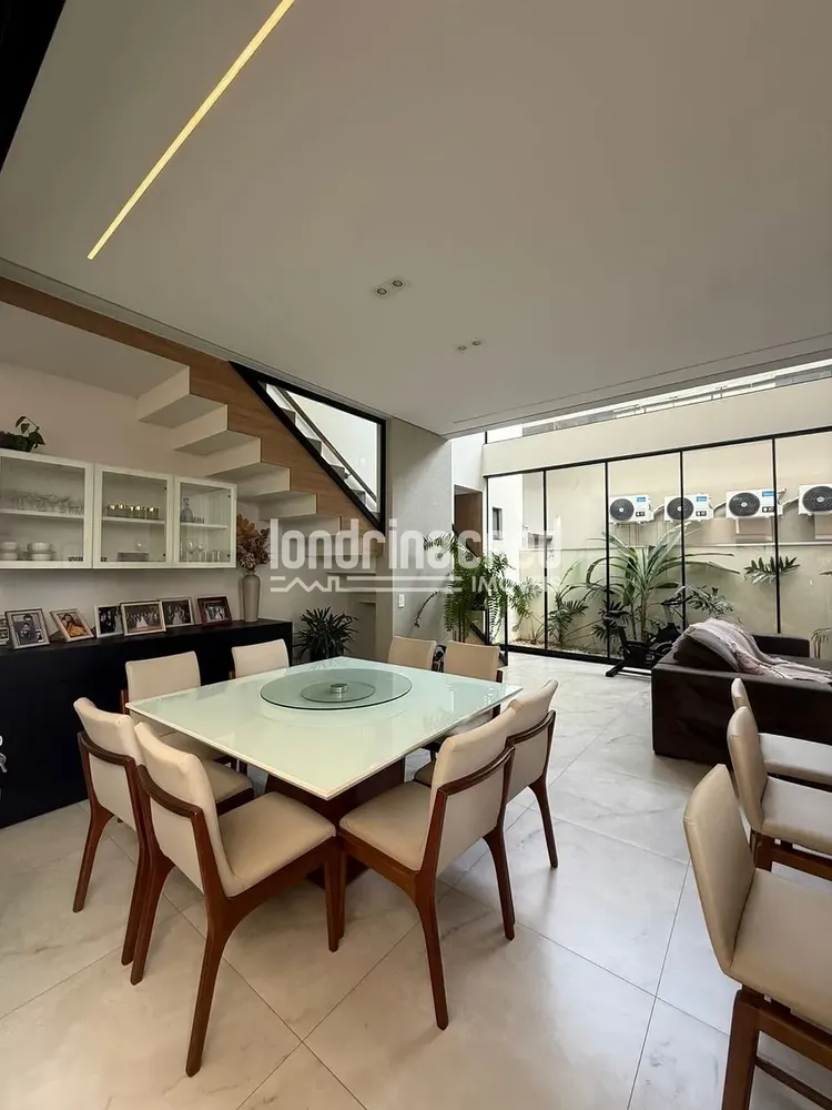Casa, 3 quartos, 232 m² - Foto 2