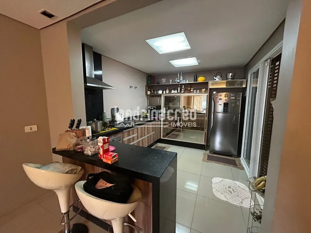Casa, 4 quartos, 253 m² - Foto 4