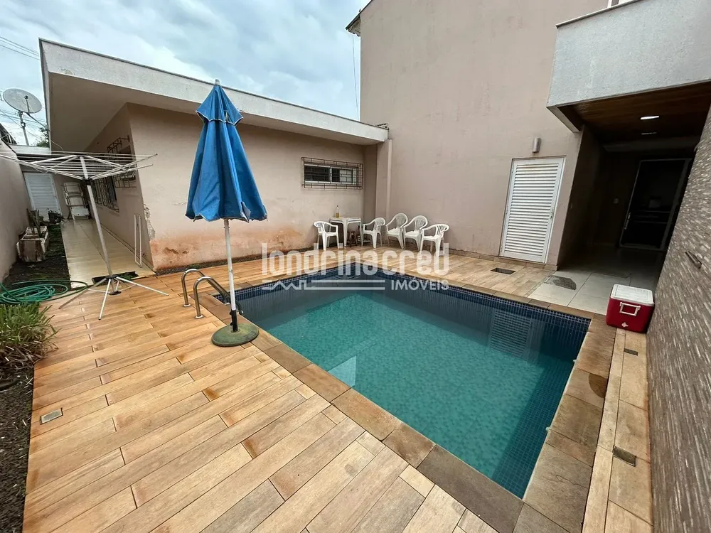 Casa, 4 quartos, 253 m² - Foto 1