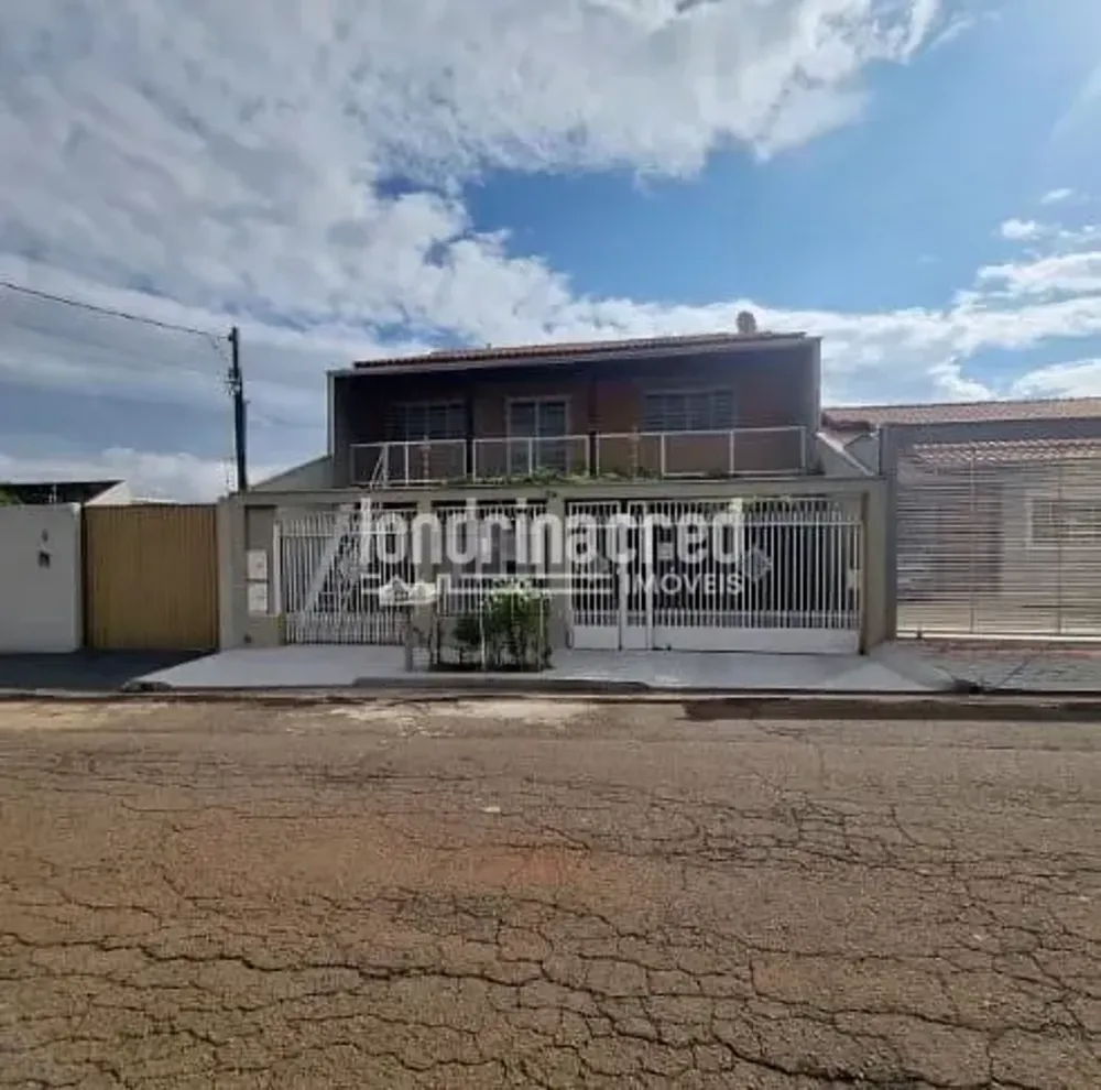 Casa, 5 quartos, 197 m² - Foto 1