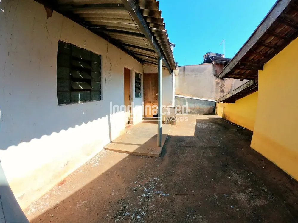 Casa, 1 quarto, 220 m² - Foto 2
