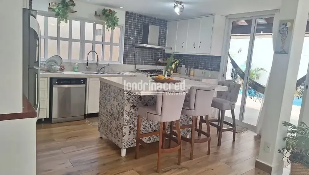 Casa, 3 quartos, 250 m² - Foto 1
