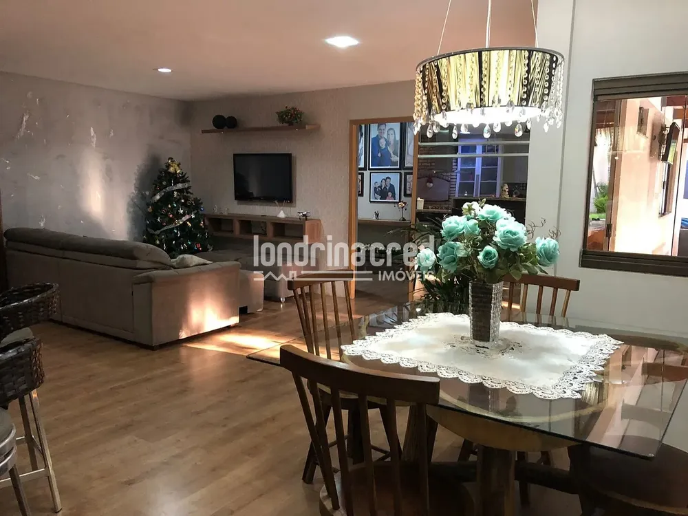 Casa, 3 quartos, 230 m² - Foto 1